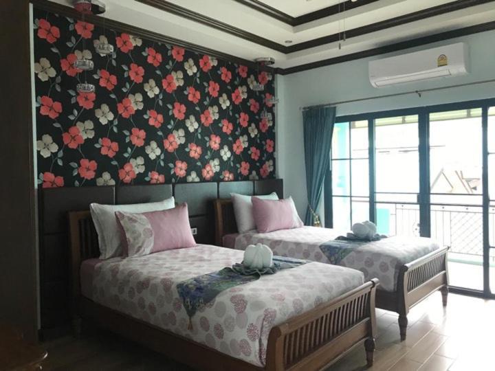 TC villa on beach Ko Lan Esterno foto